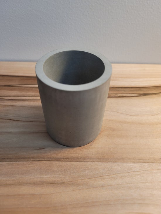 Sheryl Blois Round Planter
